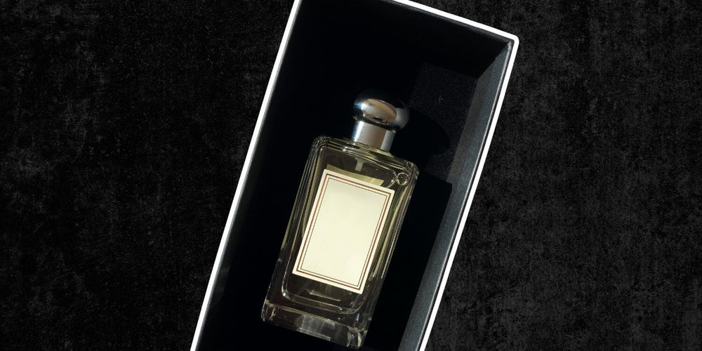 ¿Por qué es mejor guardar tus perfumes en su empaque original?