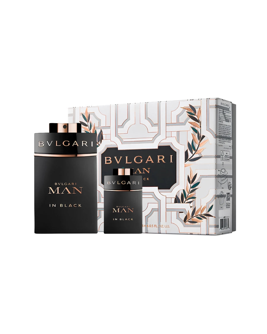 Set Bvlgari Man In Black con perfume de 100 ml y miniatura de 15 ml junto a su caja decorada.