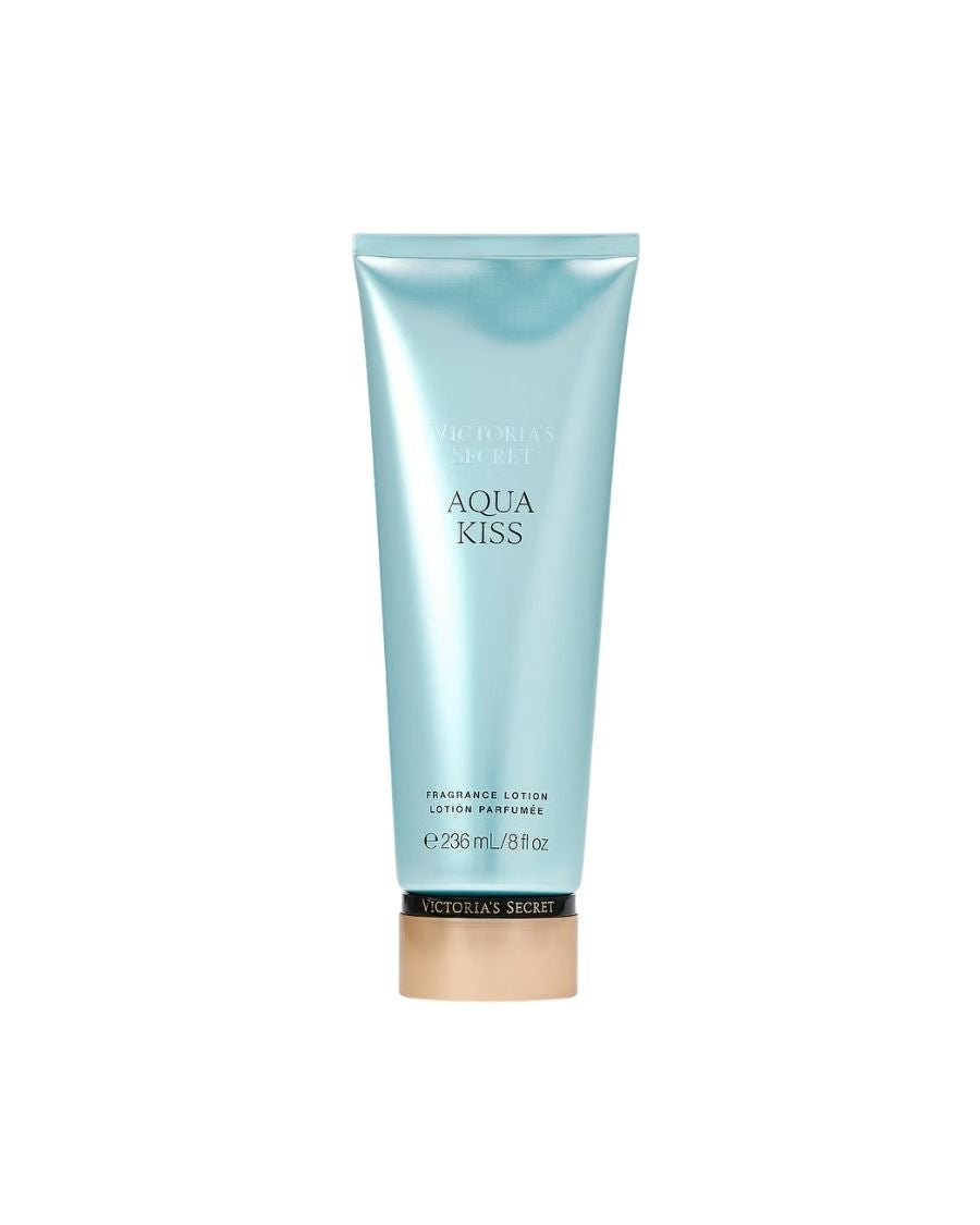 Crema corporal Victoria's Secret Aqua Kiss 236 ml en tubo azul celeste con diseño minimalista y letras negras.